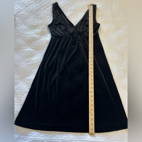 Old Navy V Front and V Back Velour Dress in Black. Size S. #datenight #classy - Picture 7 of 7